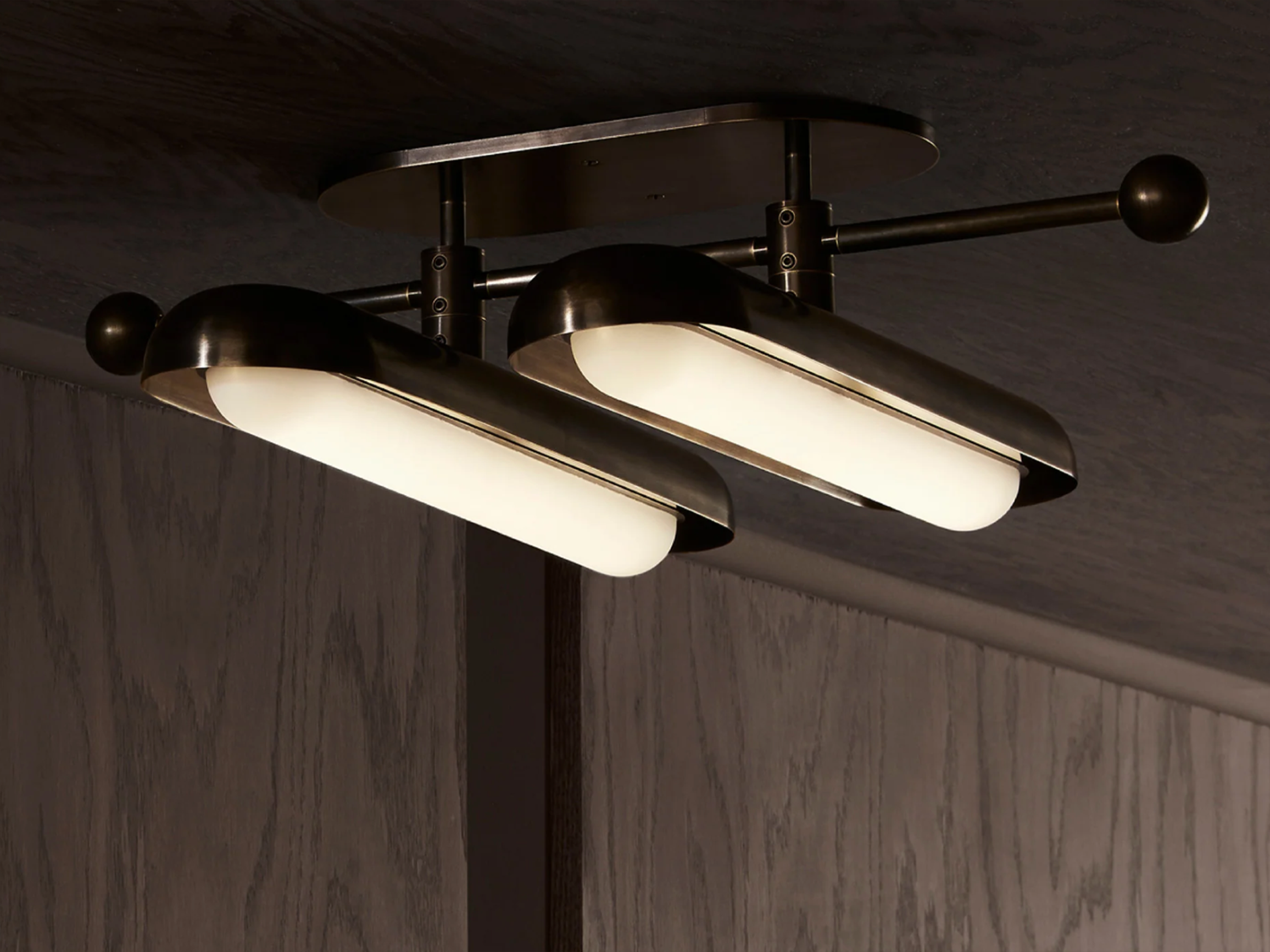 PATUS CIRCUIT 2 SURFACE H18” x W21” x D5.75”