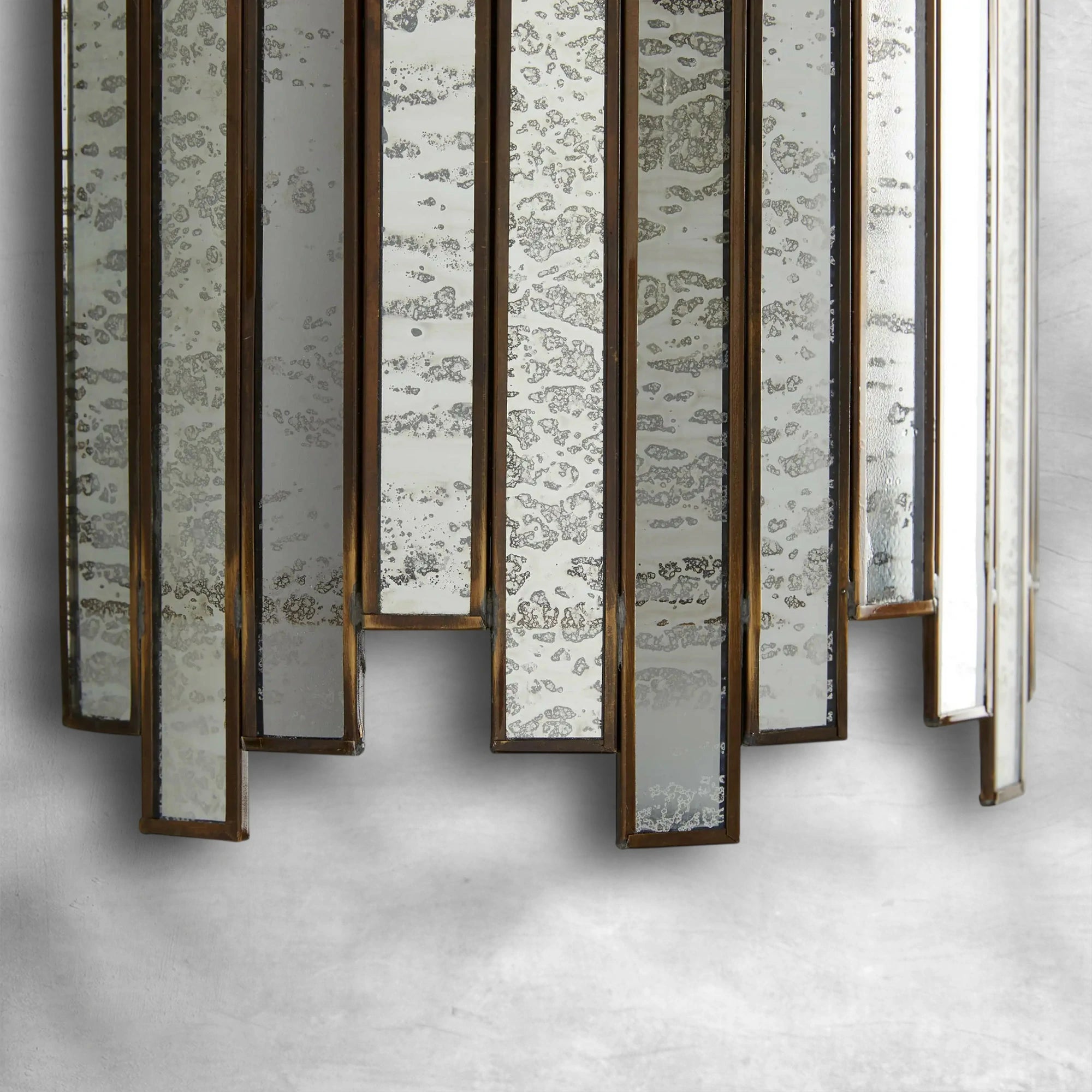 Laila Sconce