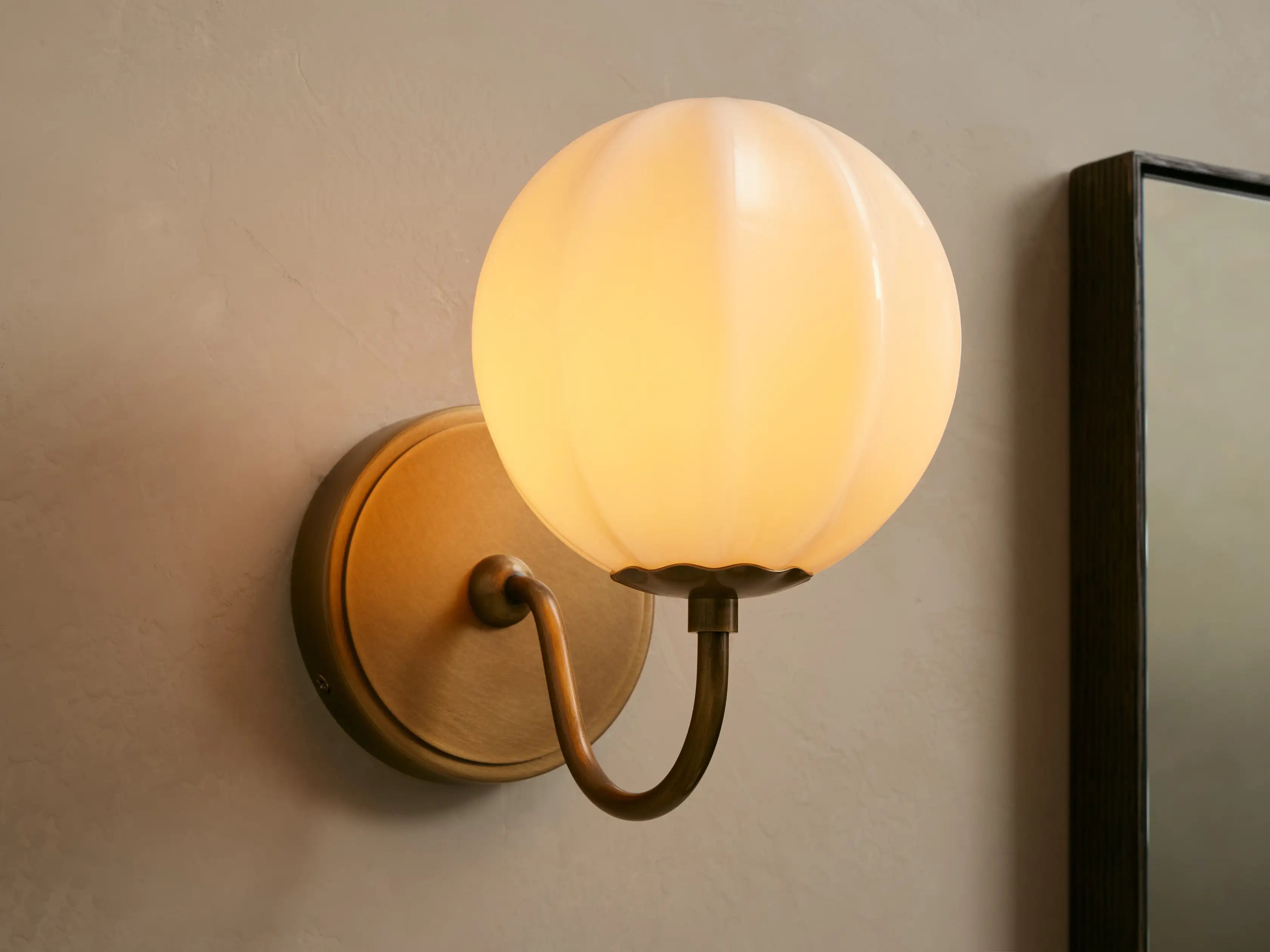 Agnes Gooseneck Sconce