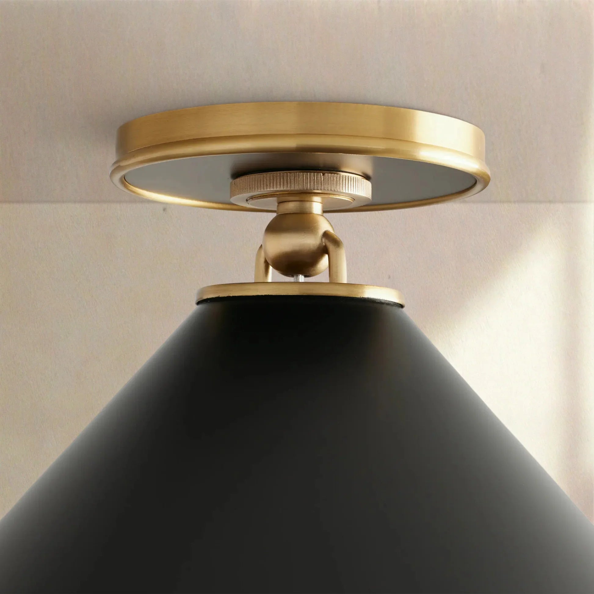 Arno Single-Light Wall Sconce