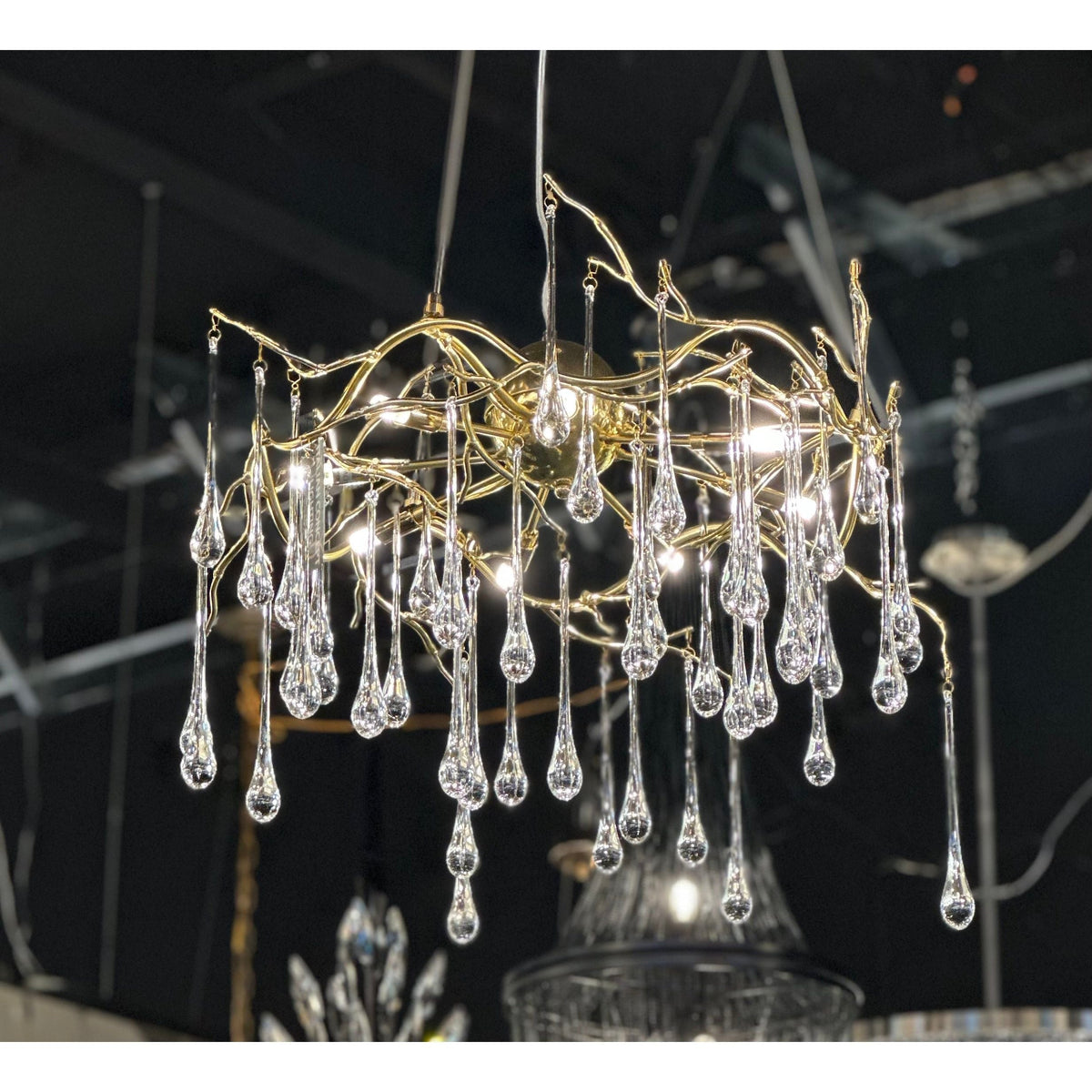 Dawn Teardrop Branch Brass Round Chandelier