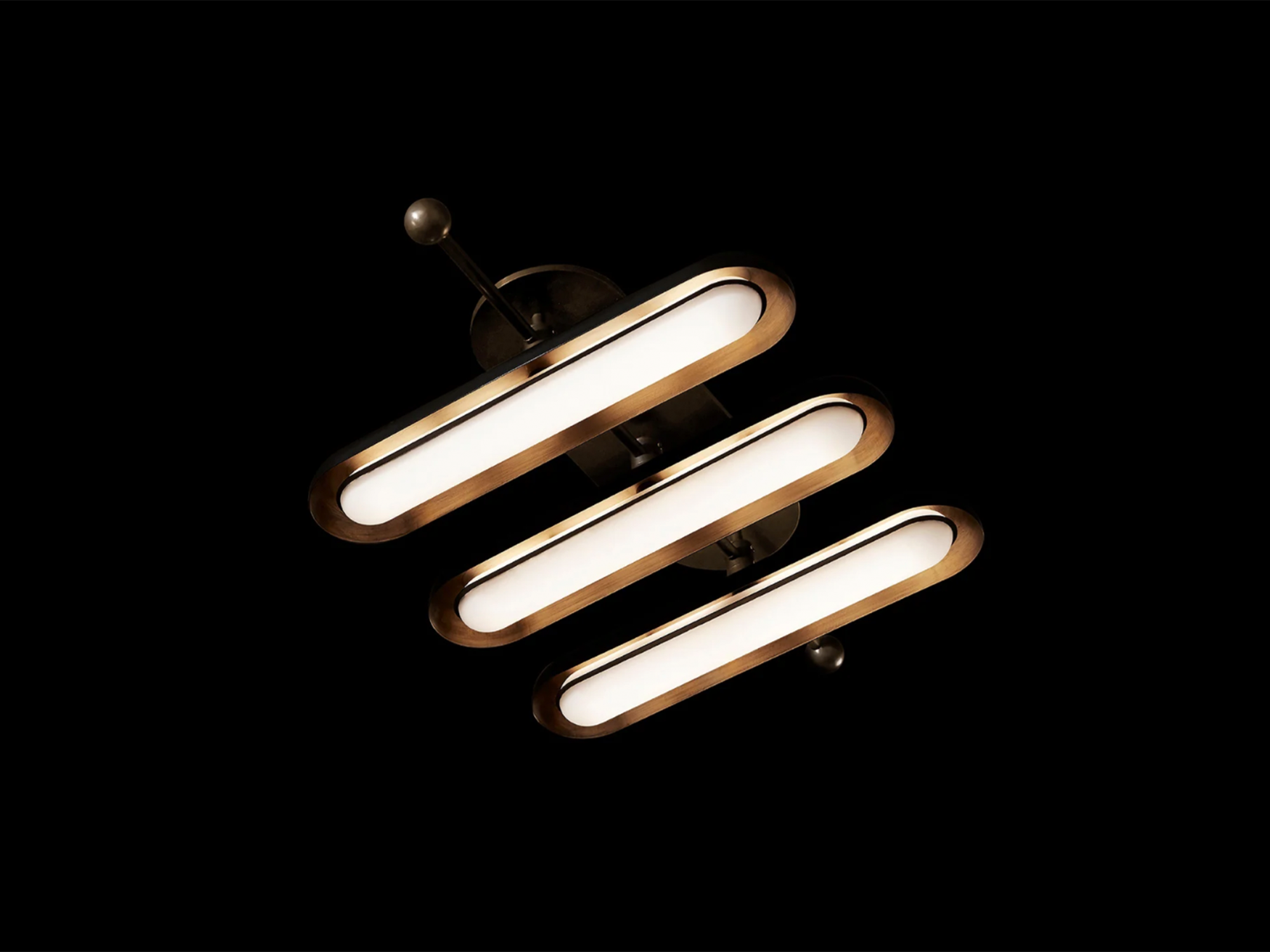 PATUS CIRCUIT 3 SURFACE H18” x W27.5” x D5.75”