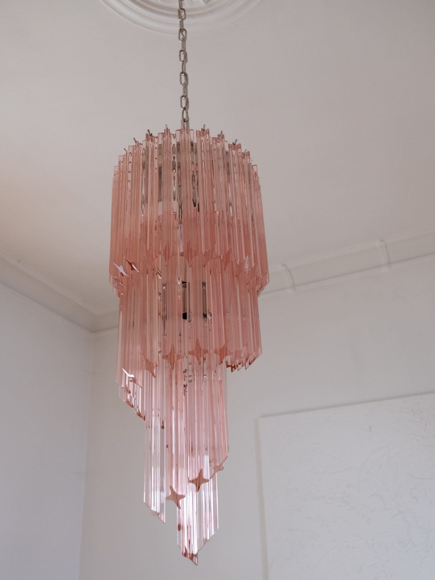 Murano Chandelier – Spiral – 54 prisms – Pink