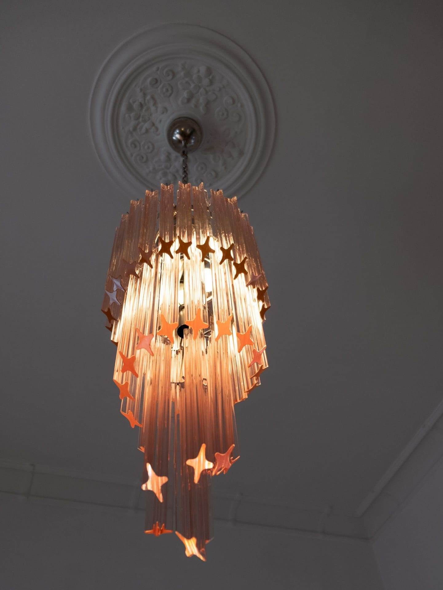 Murano Chandelier – Spiral – 54 prisms – Pink