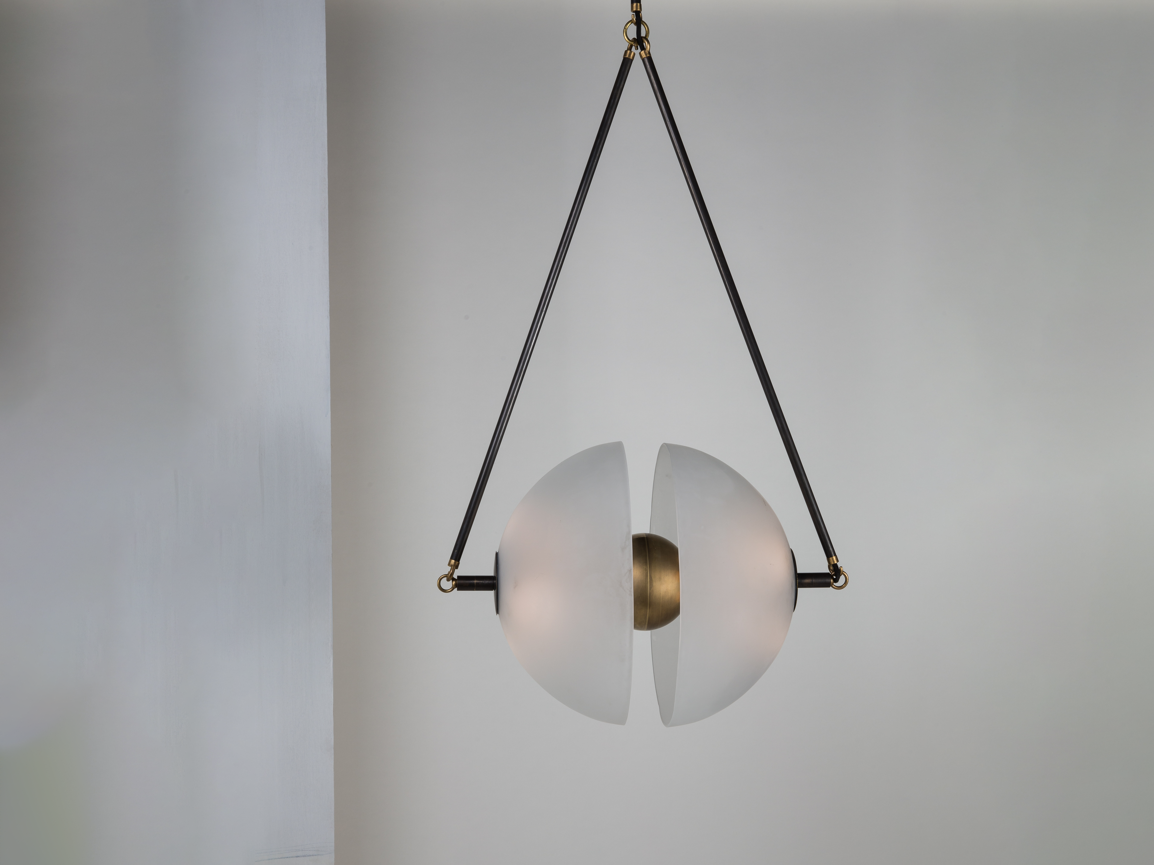 PATUS SYNAPSE PENDANT / SMALL W20.25” x D13.5”