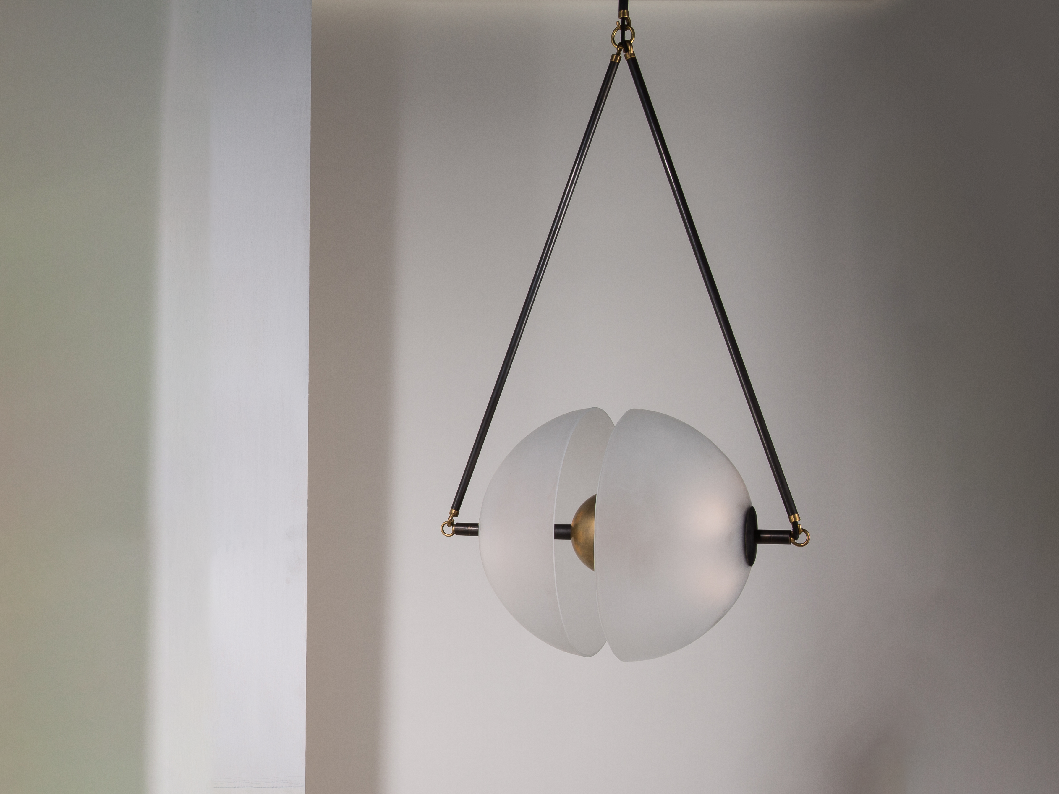 PATUS SYNAPSE PENDANT / SMALL W20.25” x D13.5”