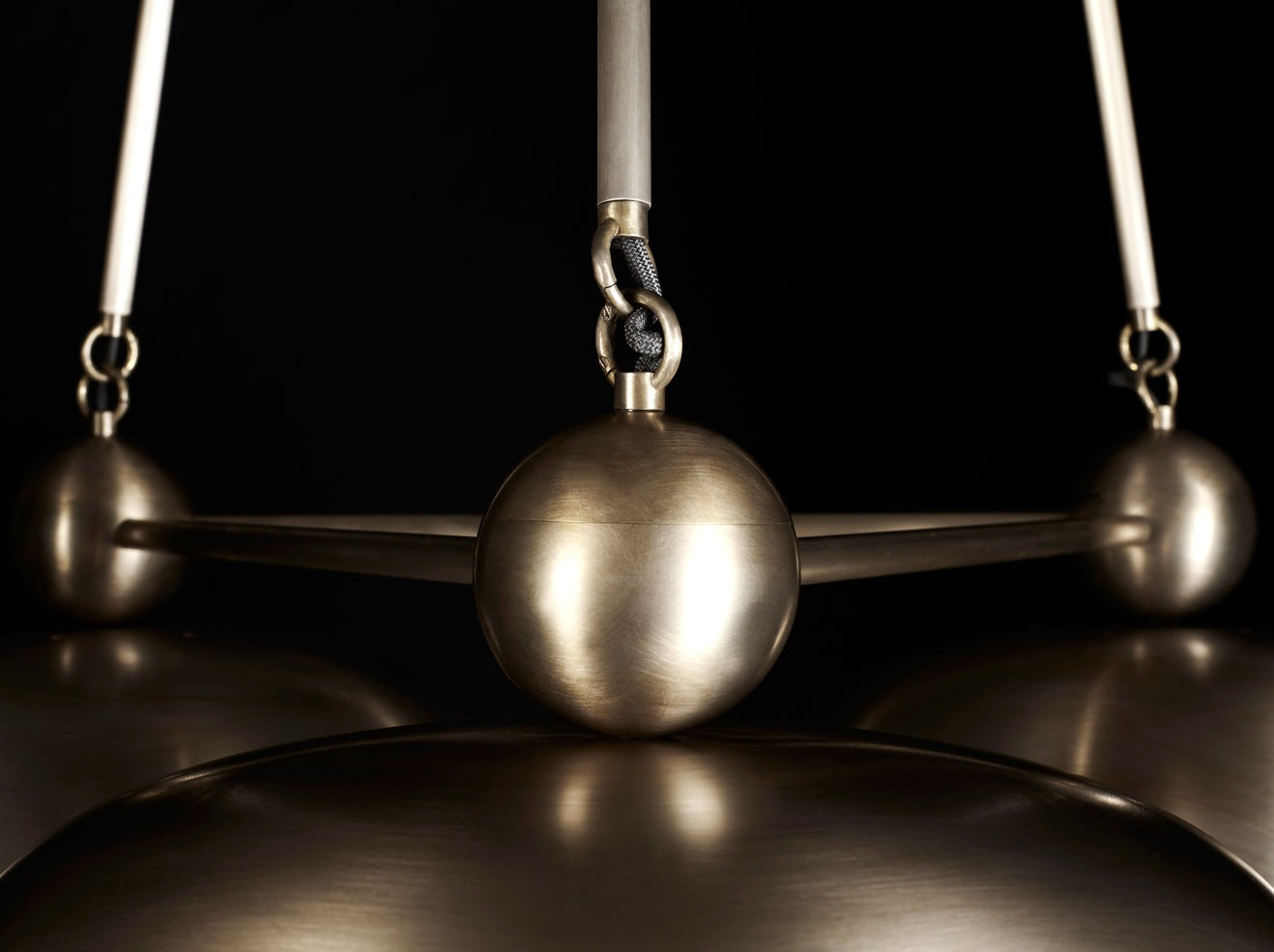 PATUS TASSEL 57 CHANDELIER Ø32.5"