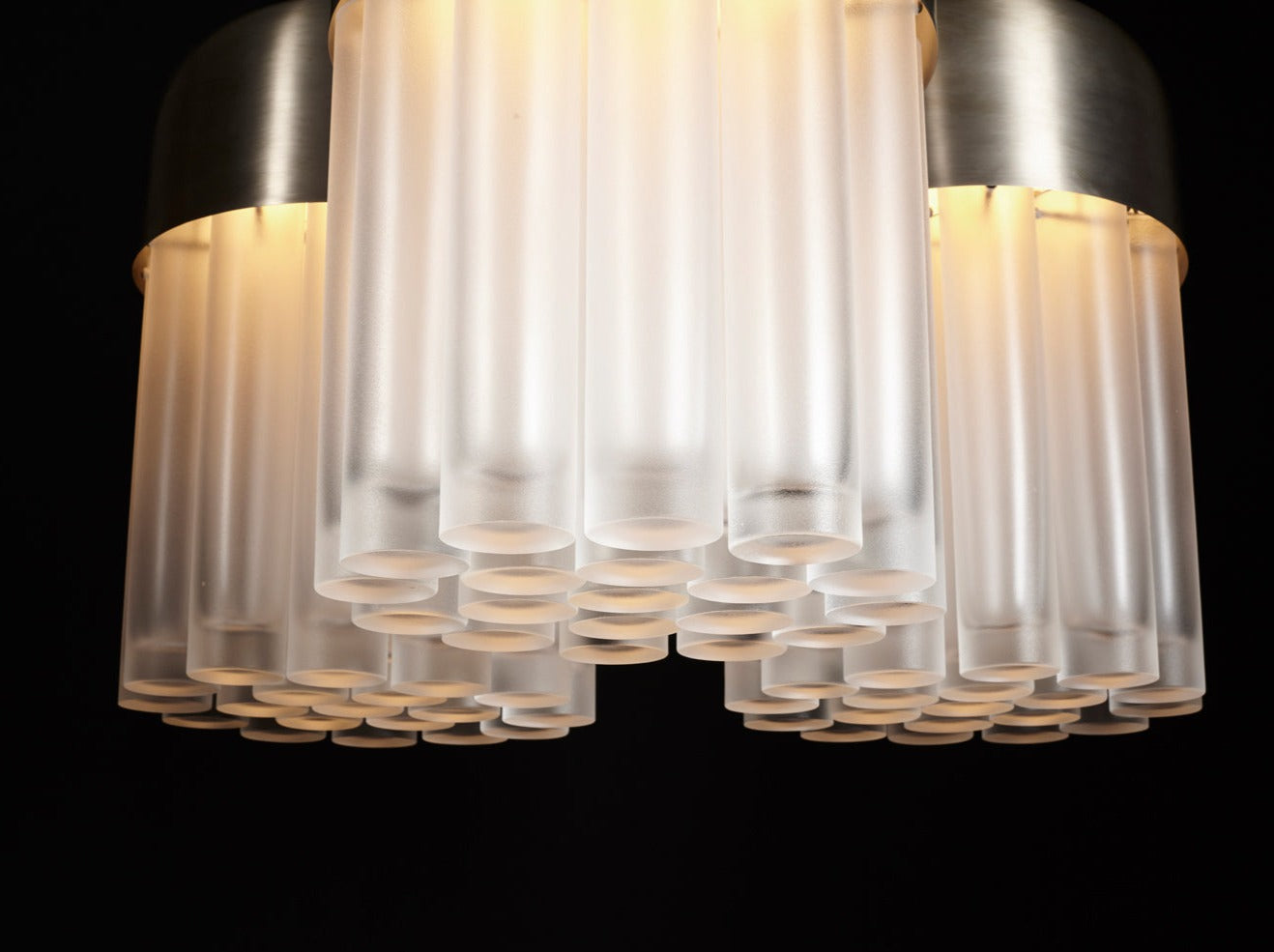 PATUS TASSEL 57 CHANDELIER Ø32.5"