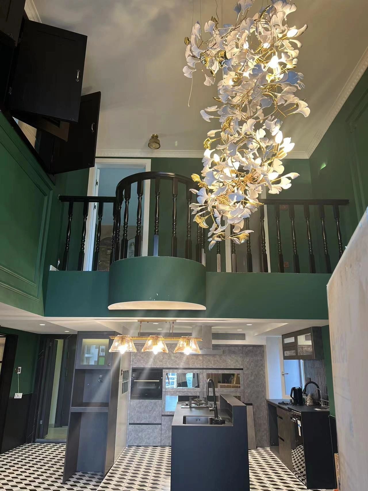 Artistic Tree Branch Pendant Light with Ceramic Ginkgo Leaves for High Ceilings in Hotel or Home