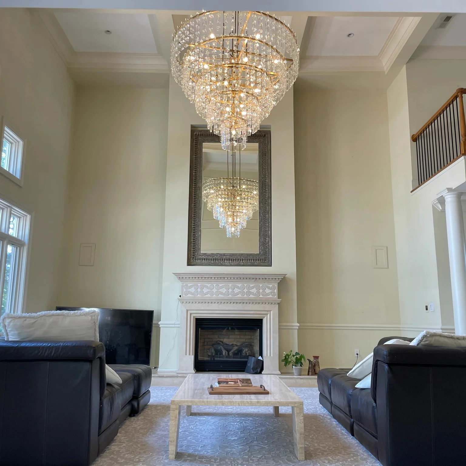 Montis Series Modern Chandelier